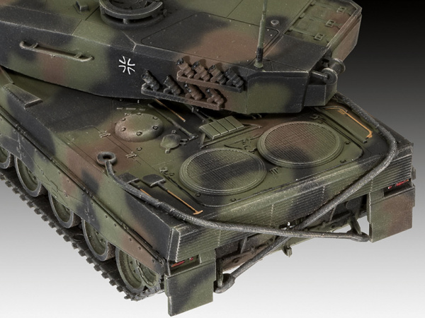 03311RE Немецкий тяжелый танковый транспортер SLT 50-3 Elefant + Leopard 2A4 Revell
