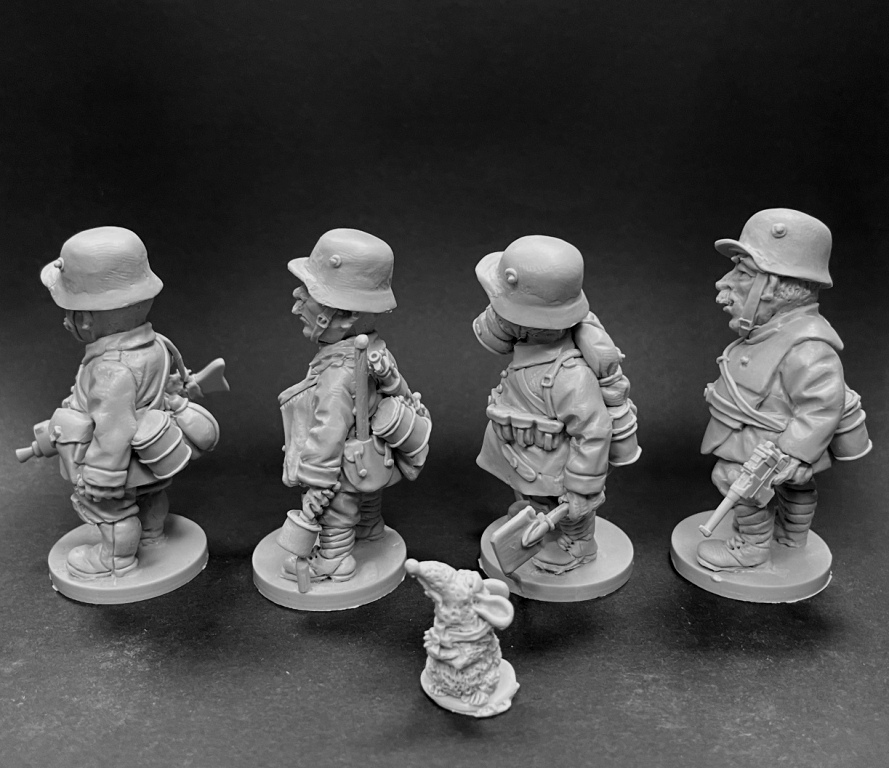 CHM-50.02. Шаржевая миниатюра. WW1: Германская Армия, набор №1 (штурмовики). В комплекте 4 фигуры. 50 мм. Материал - смола. Chronos Miniatures