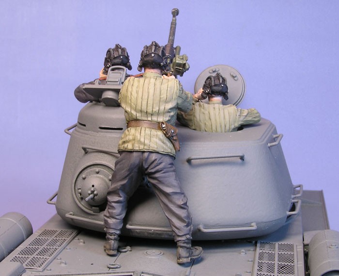 T-35100 Cоветские танкисты Ис-2 в бою (лето 1944 -45 гг) (2 +бюст+ДШКМ) Tank