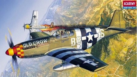 12464 Самолёт  P-51B Мустанг Academy